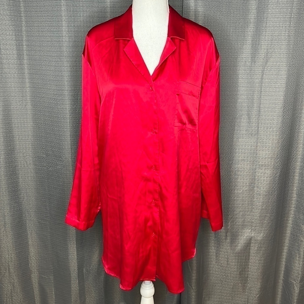 Victoria’s Secret Red Long Sleeved Button Front Pajama Top Medium